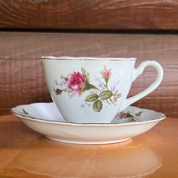 Vintage Japan Porcelain Roses Teacup & Saucer with Gold Trim, Set #1 - Picture 11 of 11